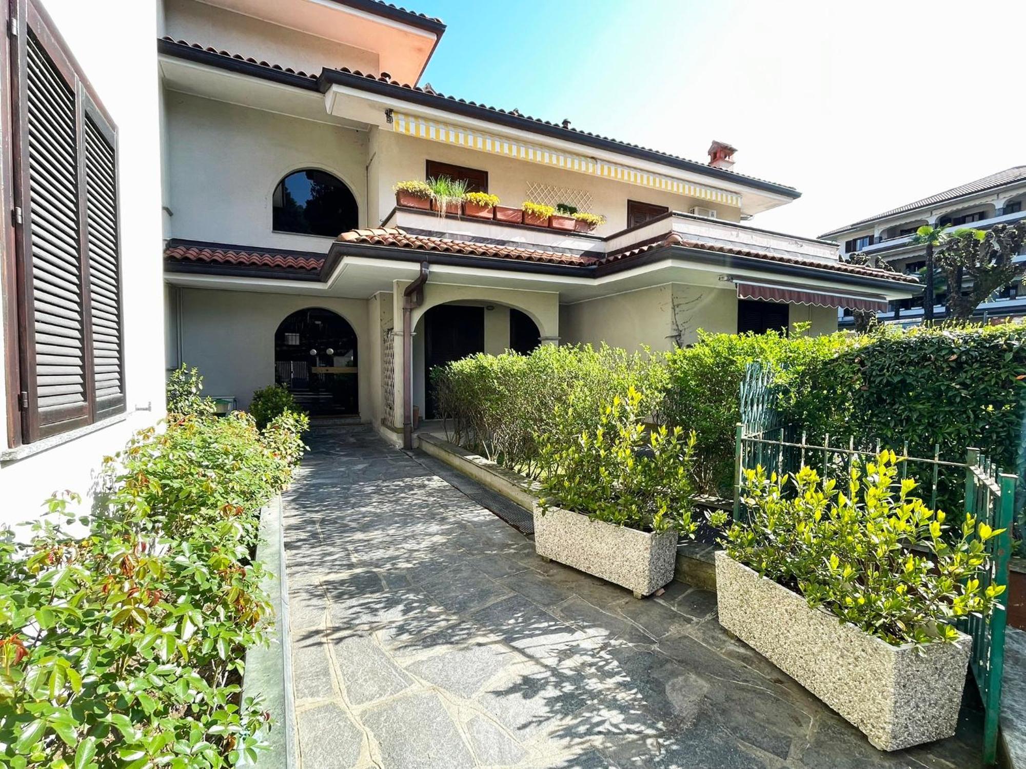 Lovingstresa 2 Brand New Apartment エクステリア 写真